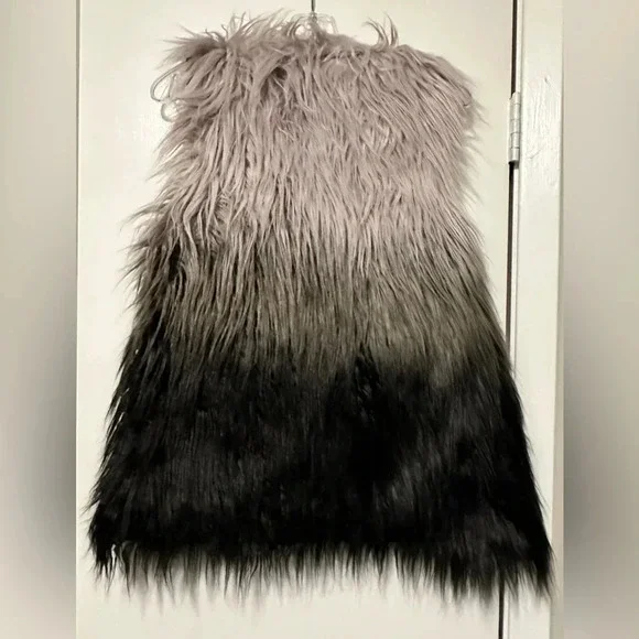 BKE black ombré faux fur vest size M - Picture 3 of 5